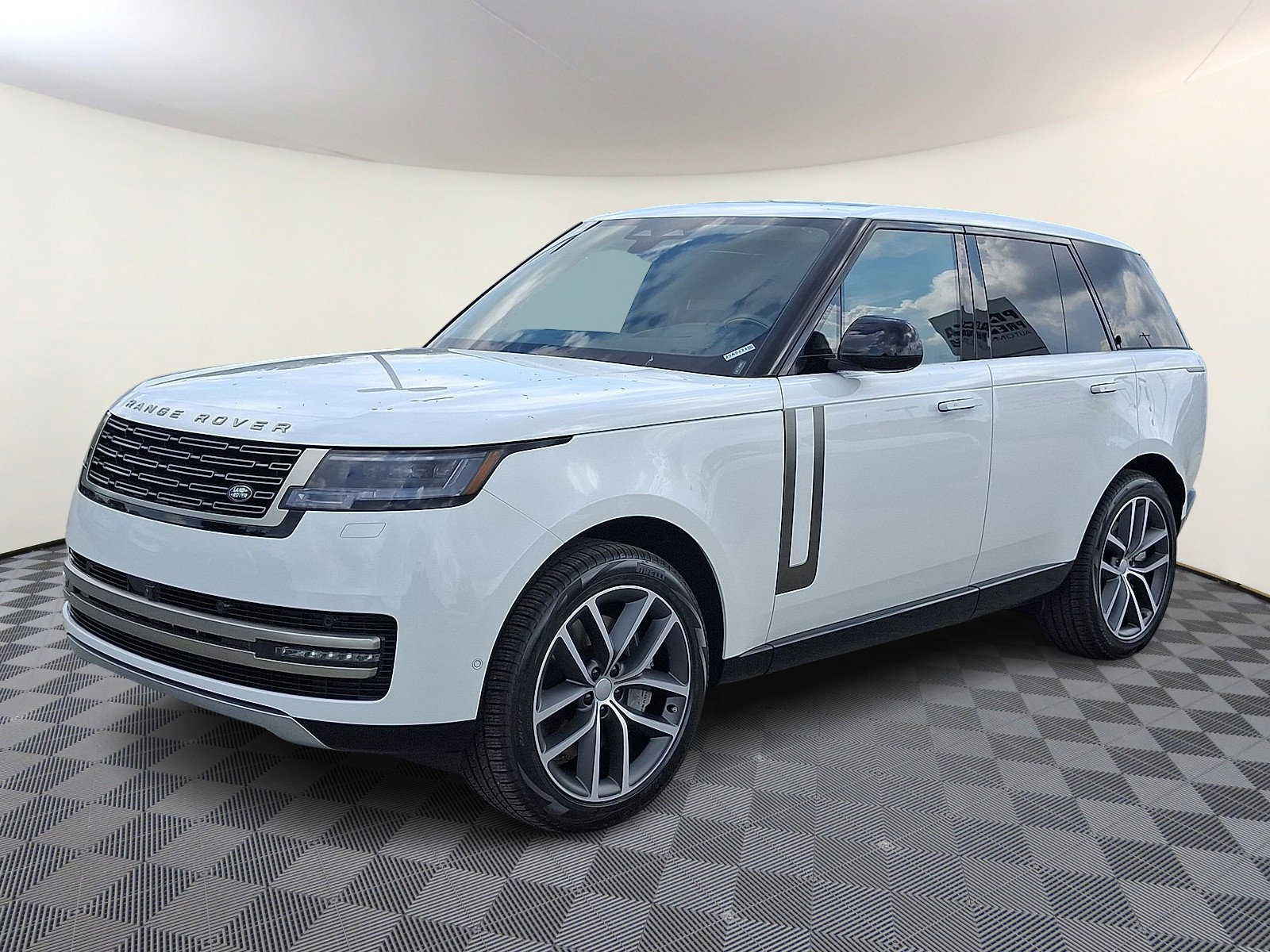 New 2025 Land Rover Range Rover SE