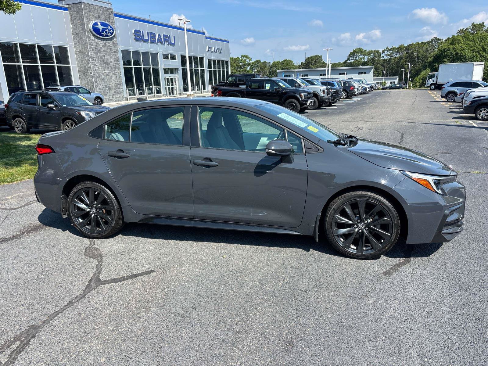 Used 2024 Toyota Corolla SE FWD image 2