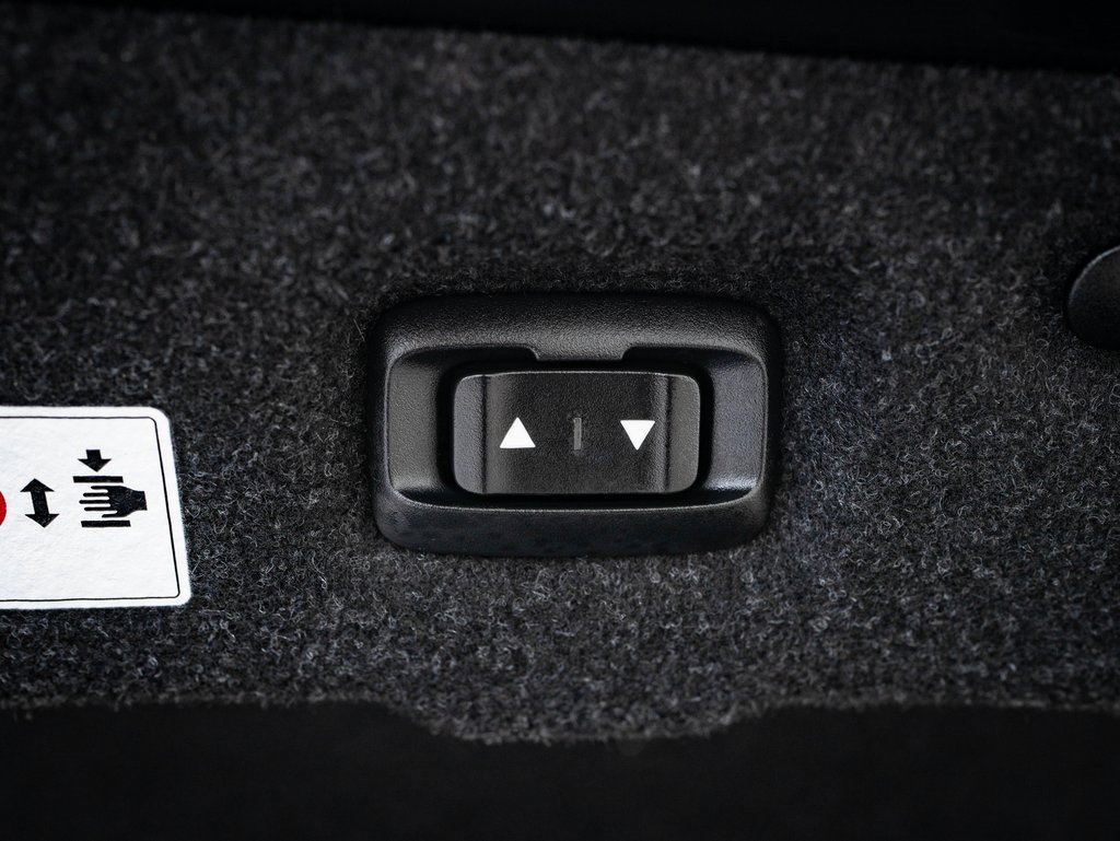 Used 2018 BMW M4 Convertible image 26