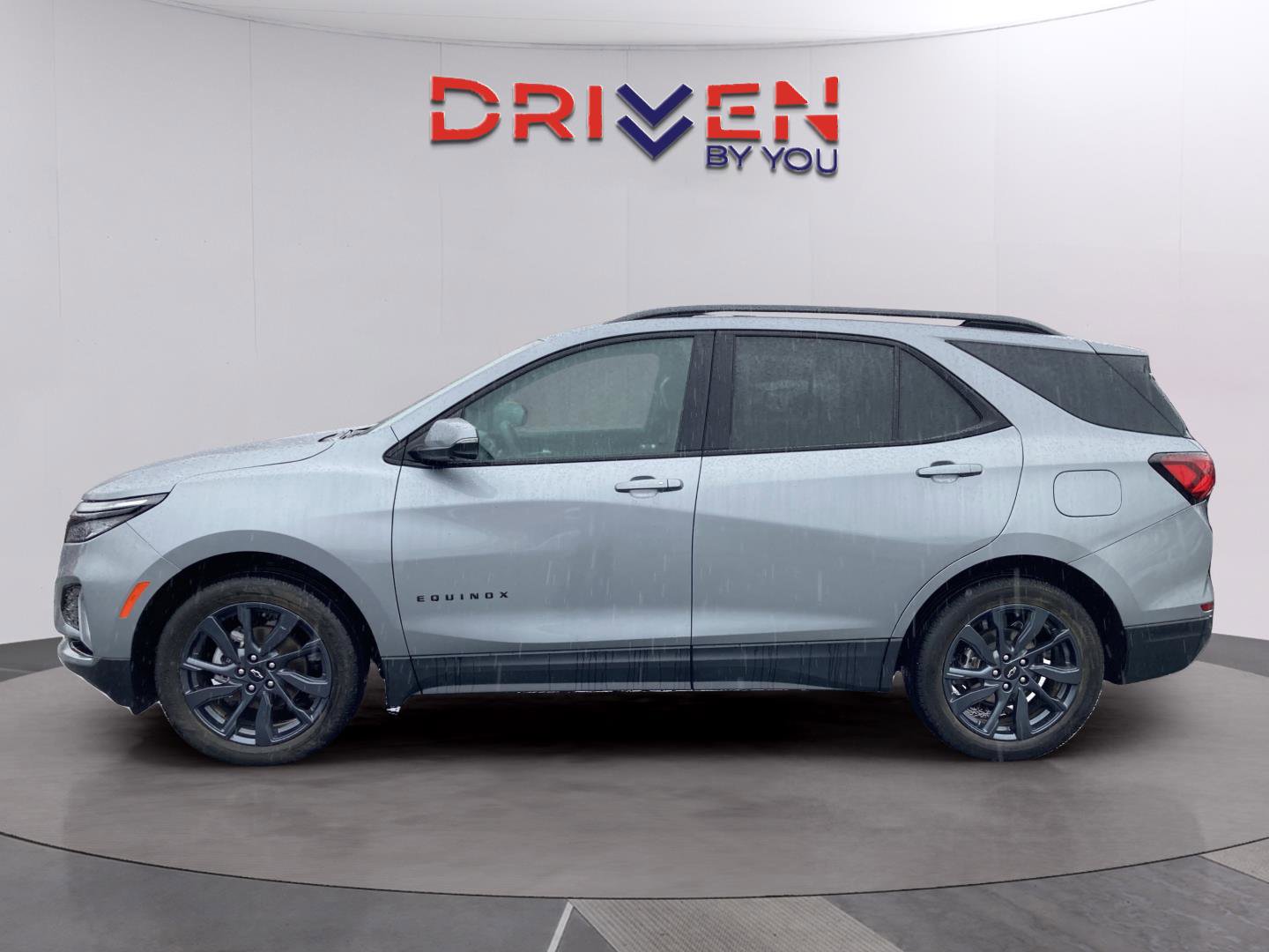 Used 2024 Chevrolet Equinox RS w/ RS Leather Package image 3