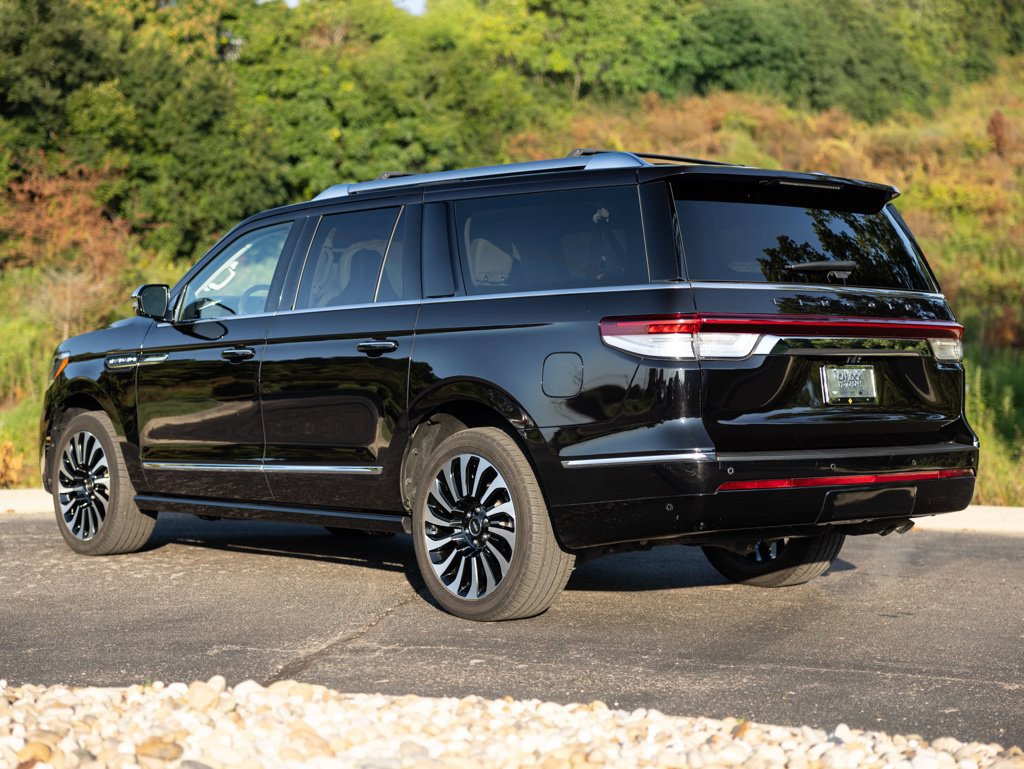 Used 2022 Lincoln Navigator L Black Label AWD/4WD image 4