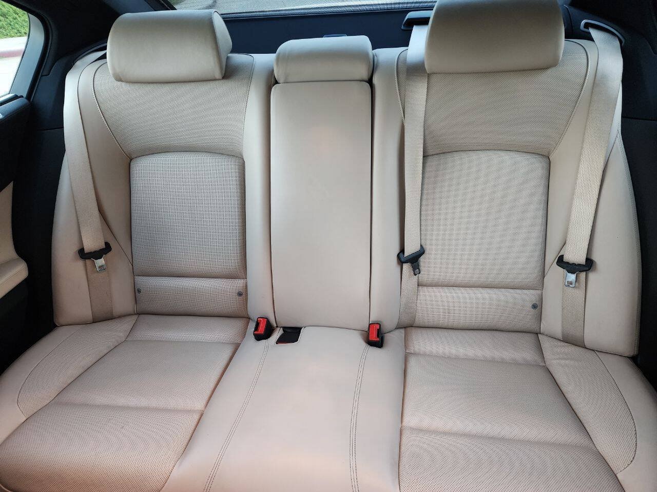 Used 2012 BMW 750Li w/ Driver Assistance Pkg RWD image 22