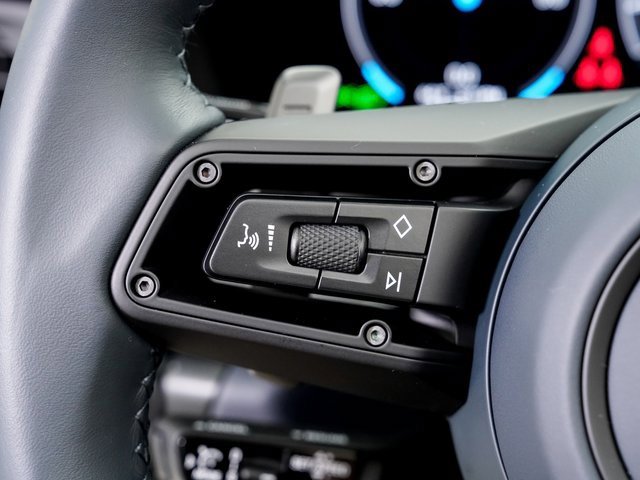 Certified 2025 Porsche 911 Carrera image 13