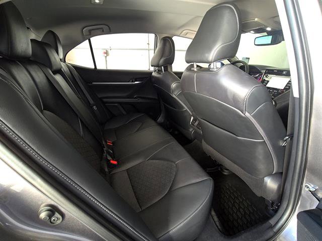 Used 2020 Toyota Camry XSE FWD image 19