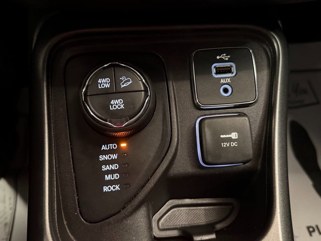 Used 2018 Jeep Compass Trailhawk w/ Leather Interior Group AWD/4WD image 15
