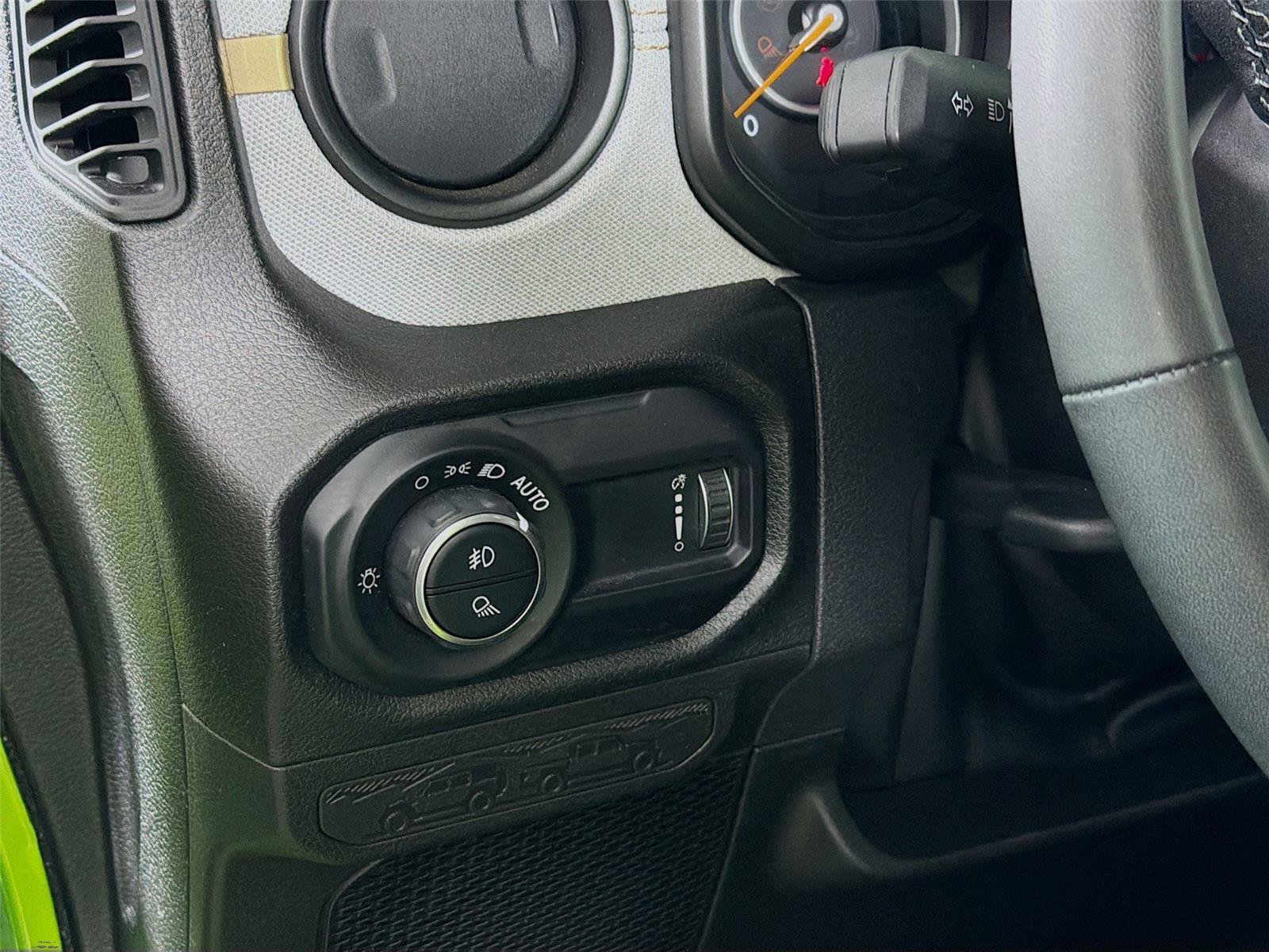 Used 2025 Jeep Gladiator Willys image 10