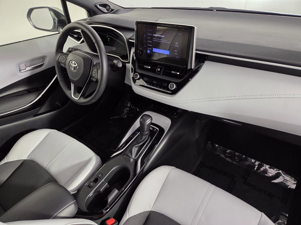 Used 2025 Toyota Corolla XSE FWD image 32