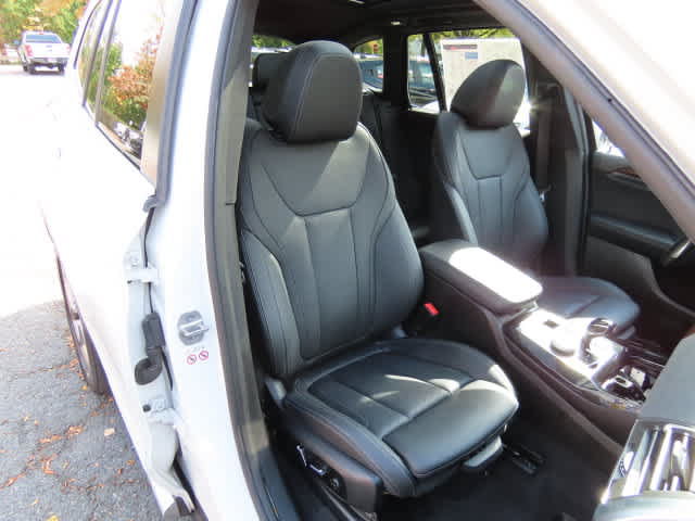 Used 2024 BMW X3 xDrive30i w/ Premium Package w/ZPA AWD/4WD image 18