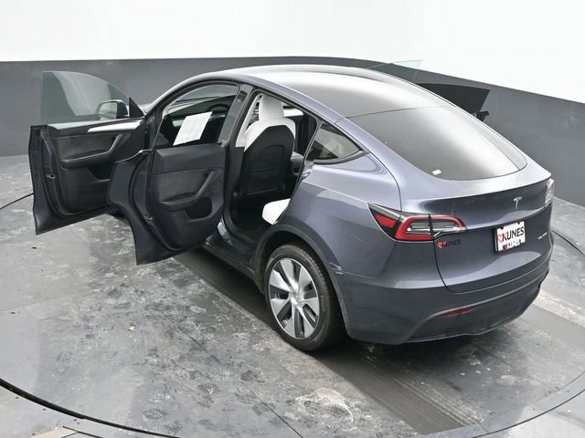 Used 2023 Tesla Model Y Long Range image 62