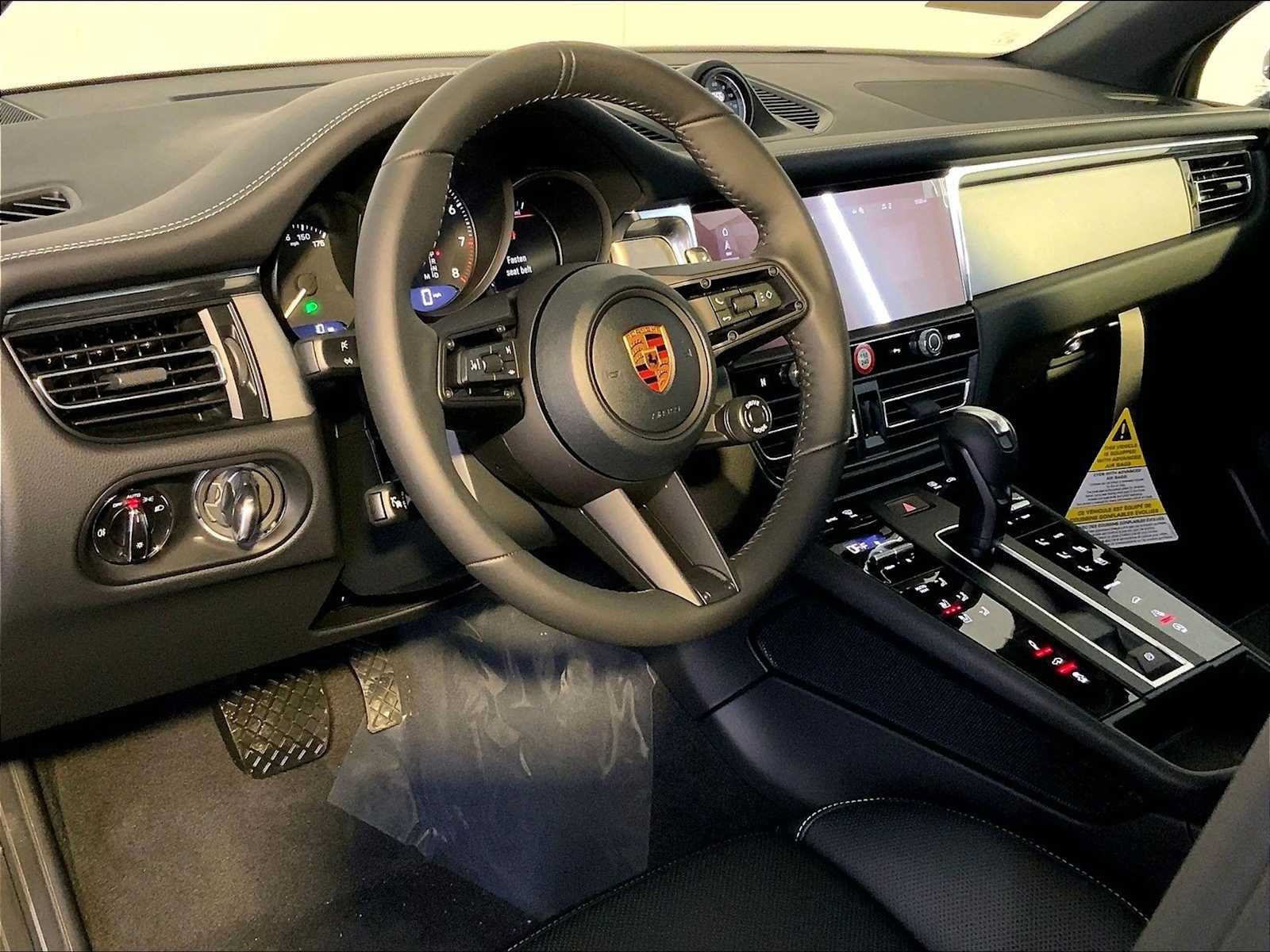 New 2026 Porsche Macan Turbo AWD/4WD image 4