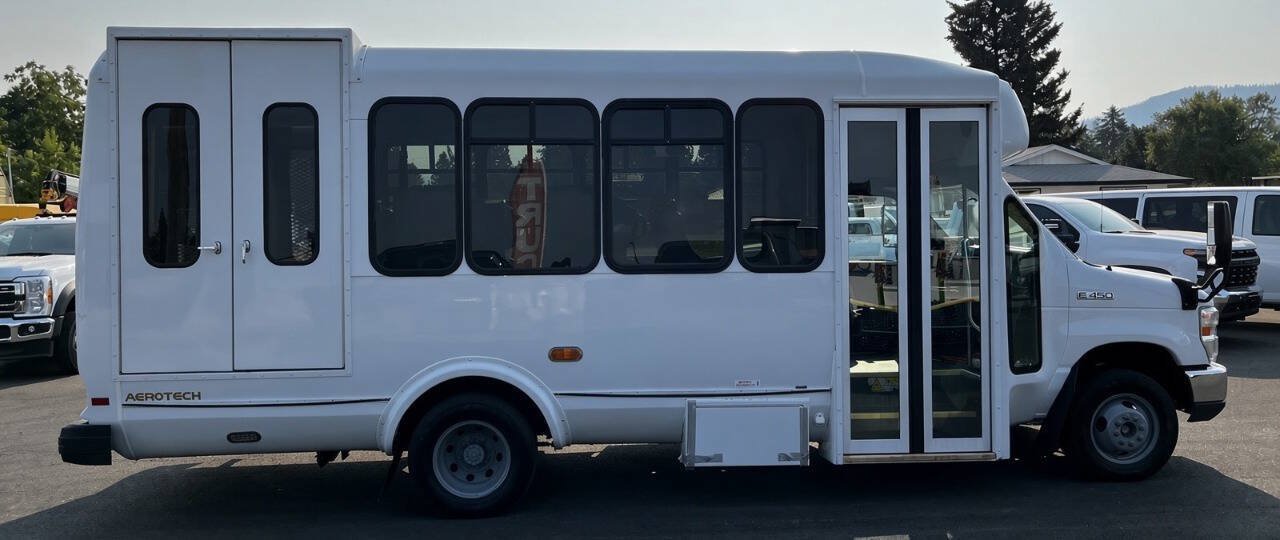 Used 2016 Ford E-450 and Econoline 450 Super Duty w/ Shuttle Bus Prep Package RWD image 4