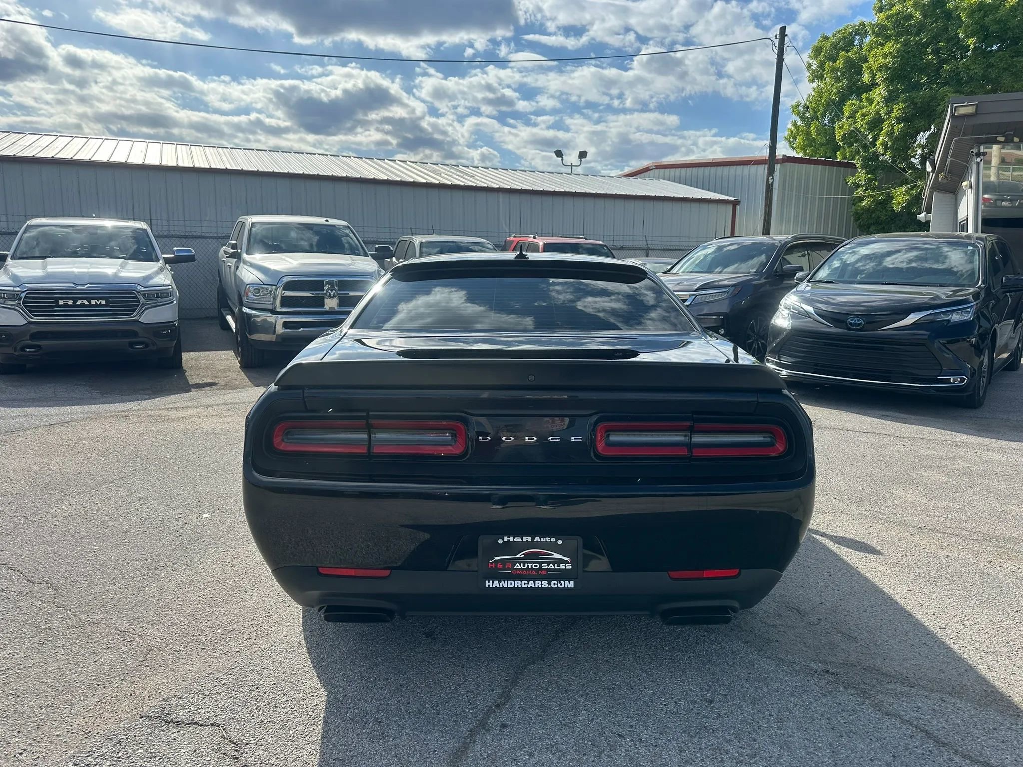Used 2016 Dodge Challenger SRT Hellcat RWD image 4