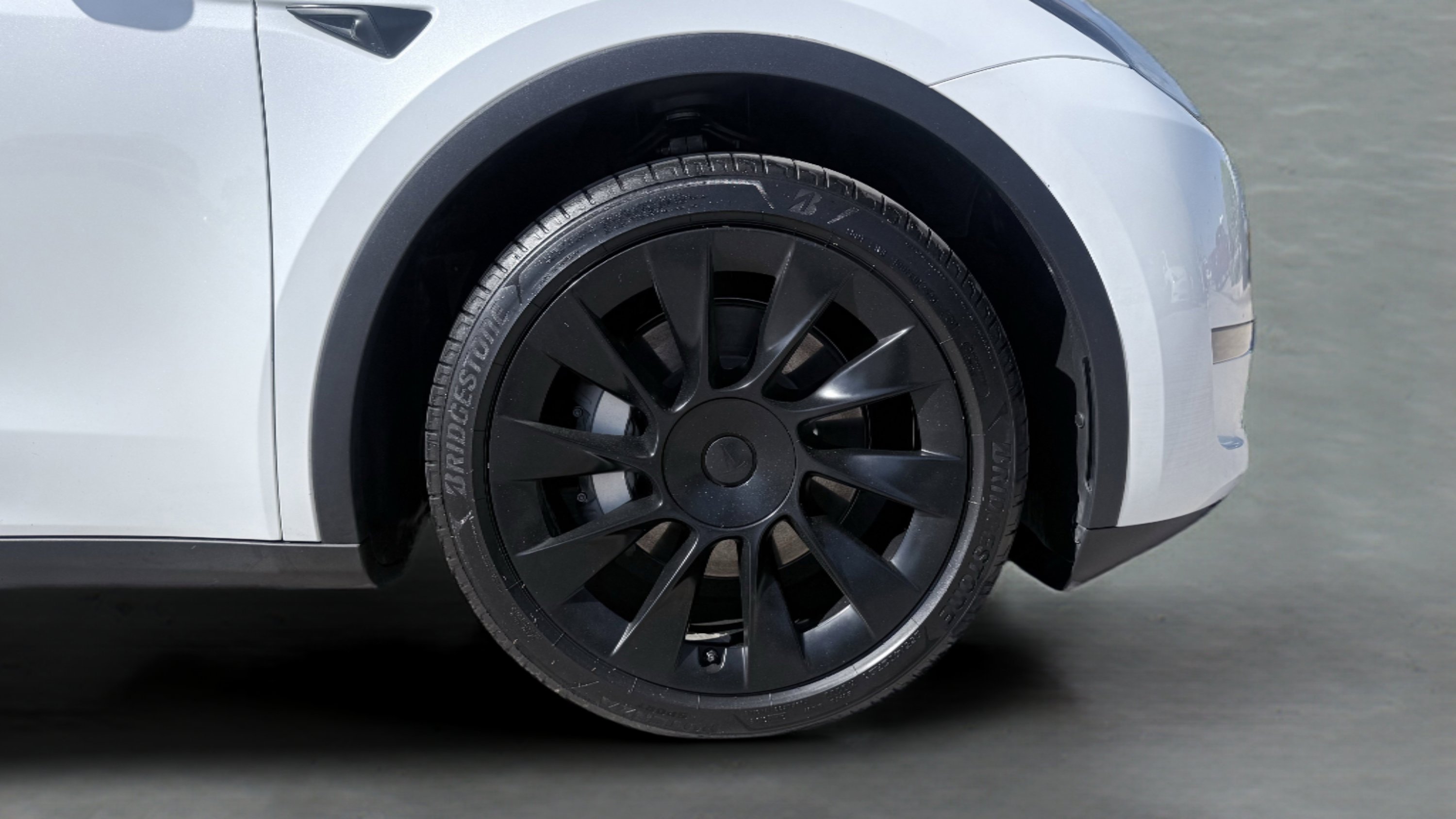 Used 2023 Tesla Model Y Long Range image 11