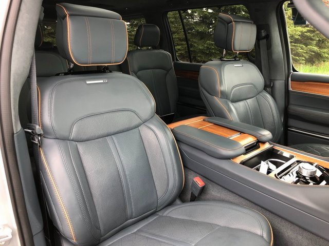 Used 2022 Jeep Grand Wagoneer Series II w/ Convenience Group III image 22