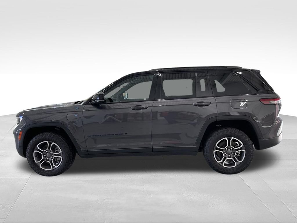New 2024 Jeep Grand Cherokee Trailhawk w/ Advanced Protech Group II AWD/4WD image 10