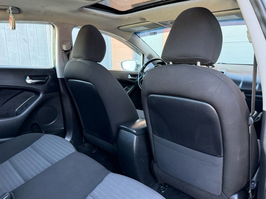 Used 2018 Kia Forte S w/ S Technology Plus Package FWD image 16