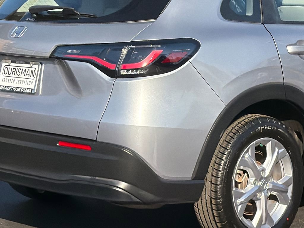 Used 2023 Honda HR-V LX image 6