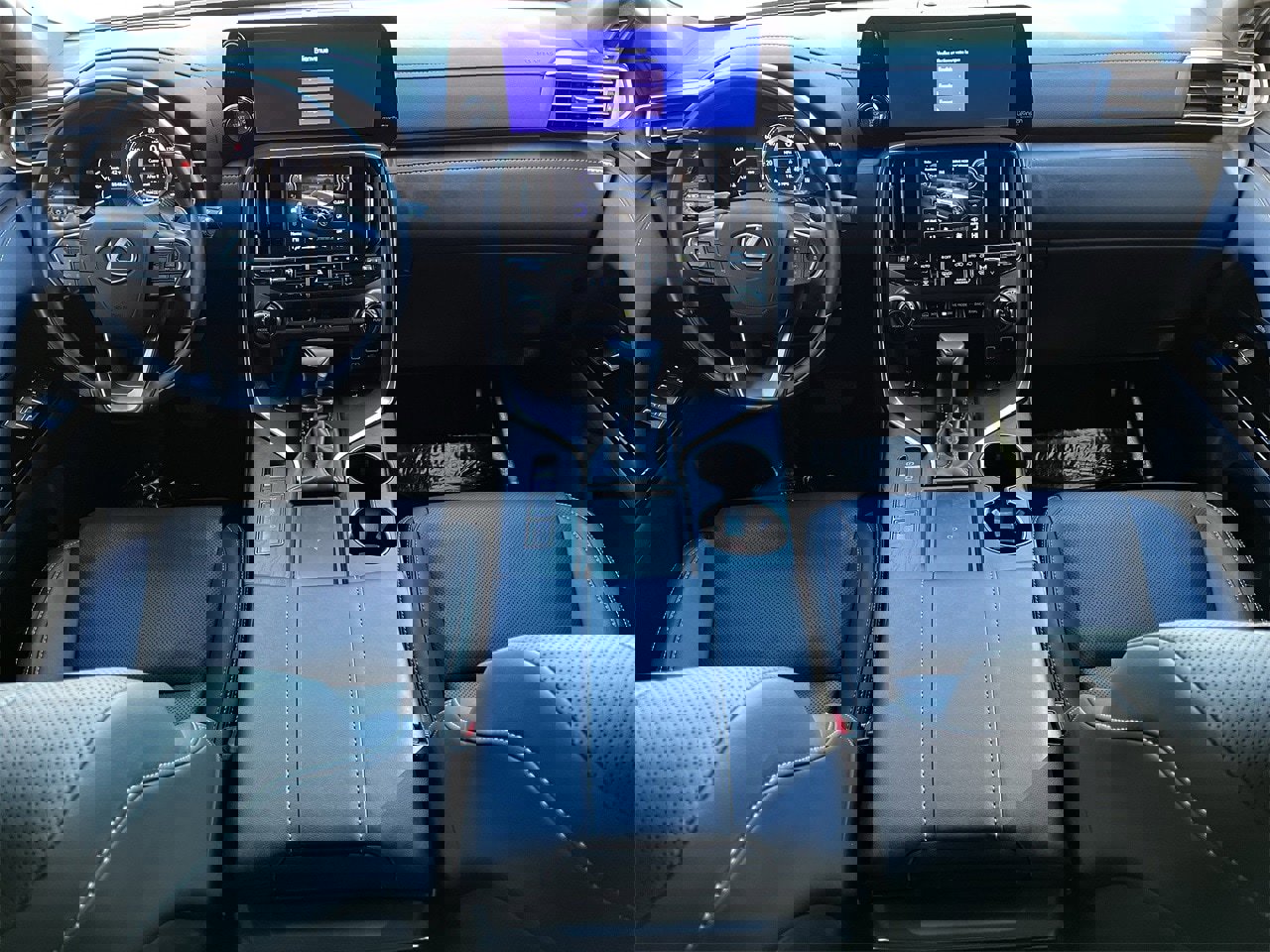 Used 2024 Lexus LX 600 4WD w/ Luxury Package image 9