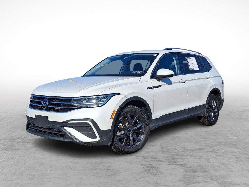 Used 2023 Volkswagen Tiguan SE image 1