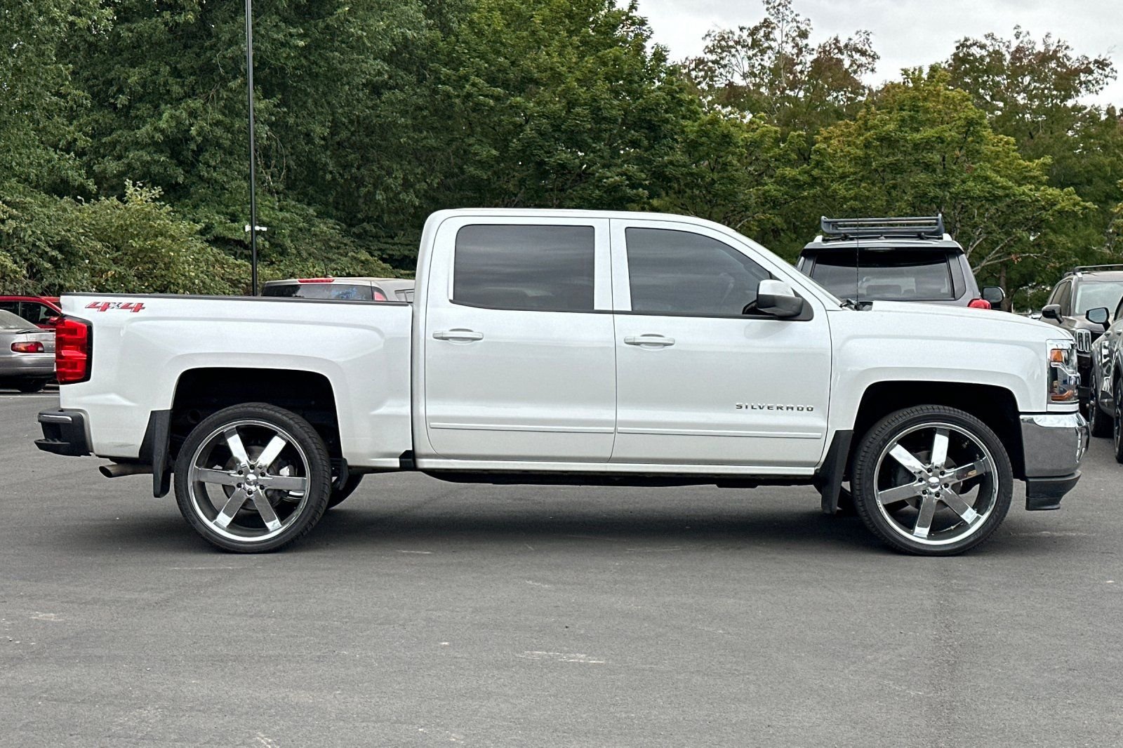 Used 2018 Chevrolet Silverado 1500 LT w/ All Star Edition AWD/4WD image 3