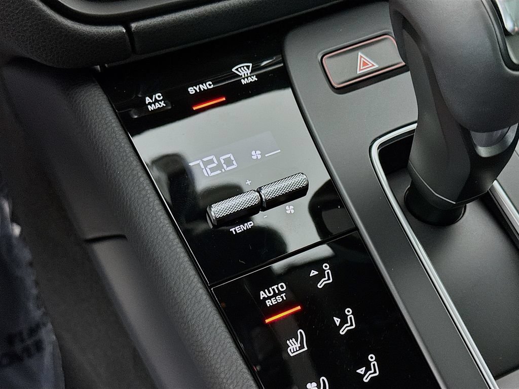 Certified 2026 Porsche Macan AWD/4WD image 18