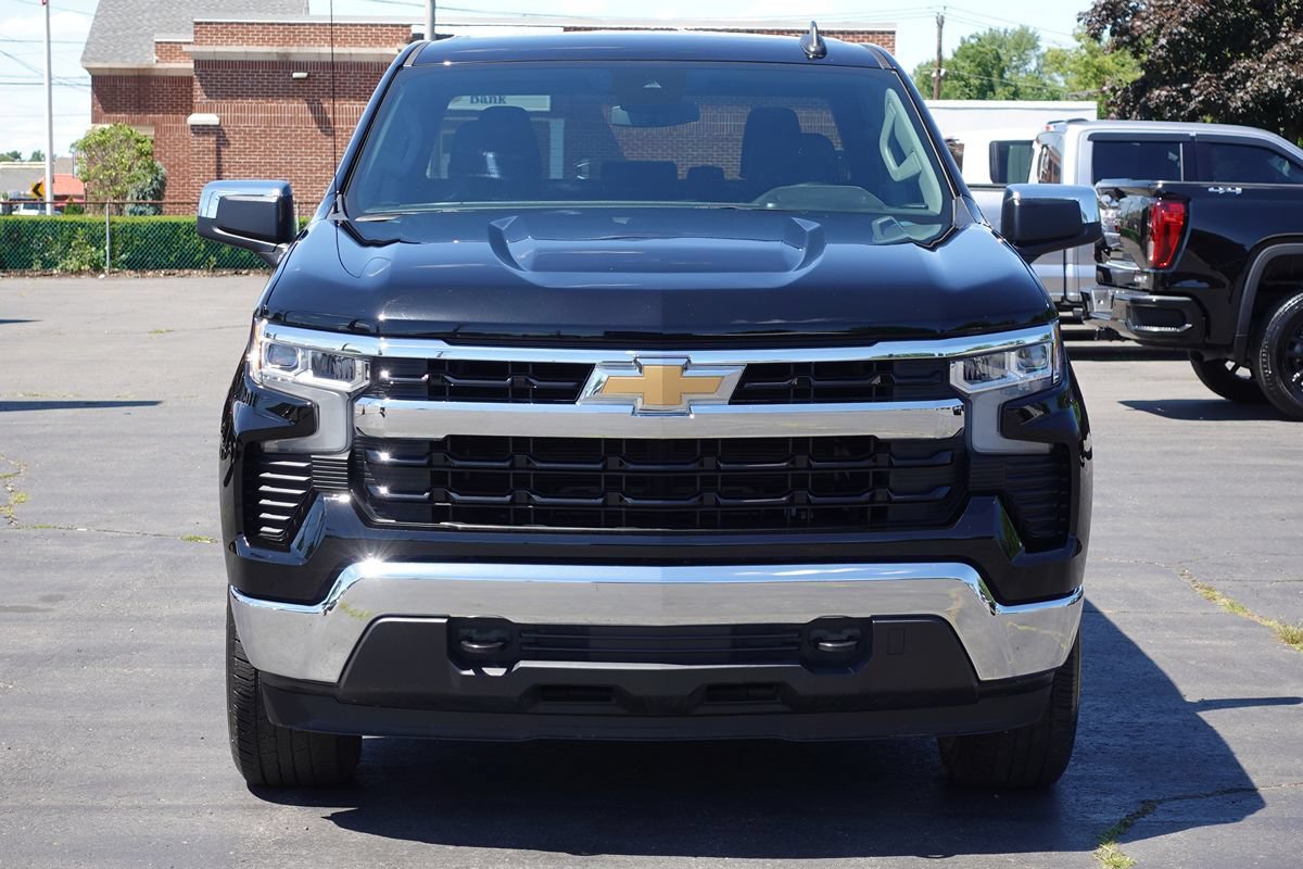 Used 2024 Chevrolet Silverado 1500 LT AWD/4WD image 5