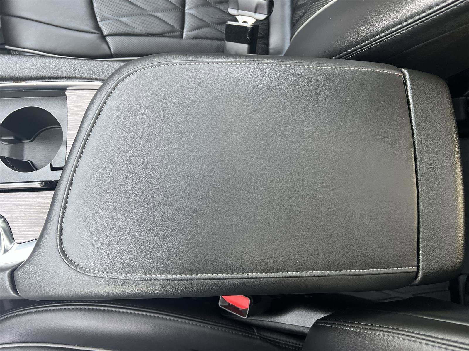 Used 2024 Buick Enclave Avenir image 23