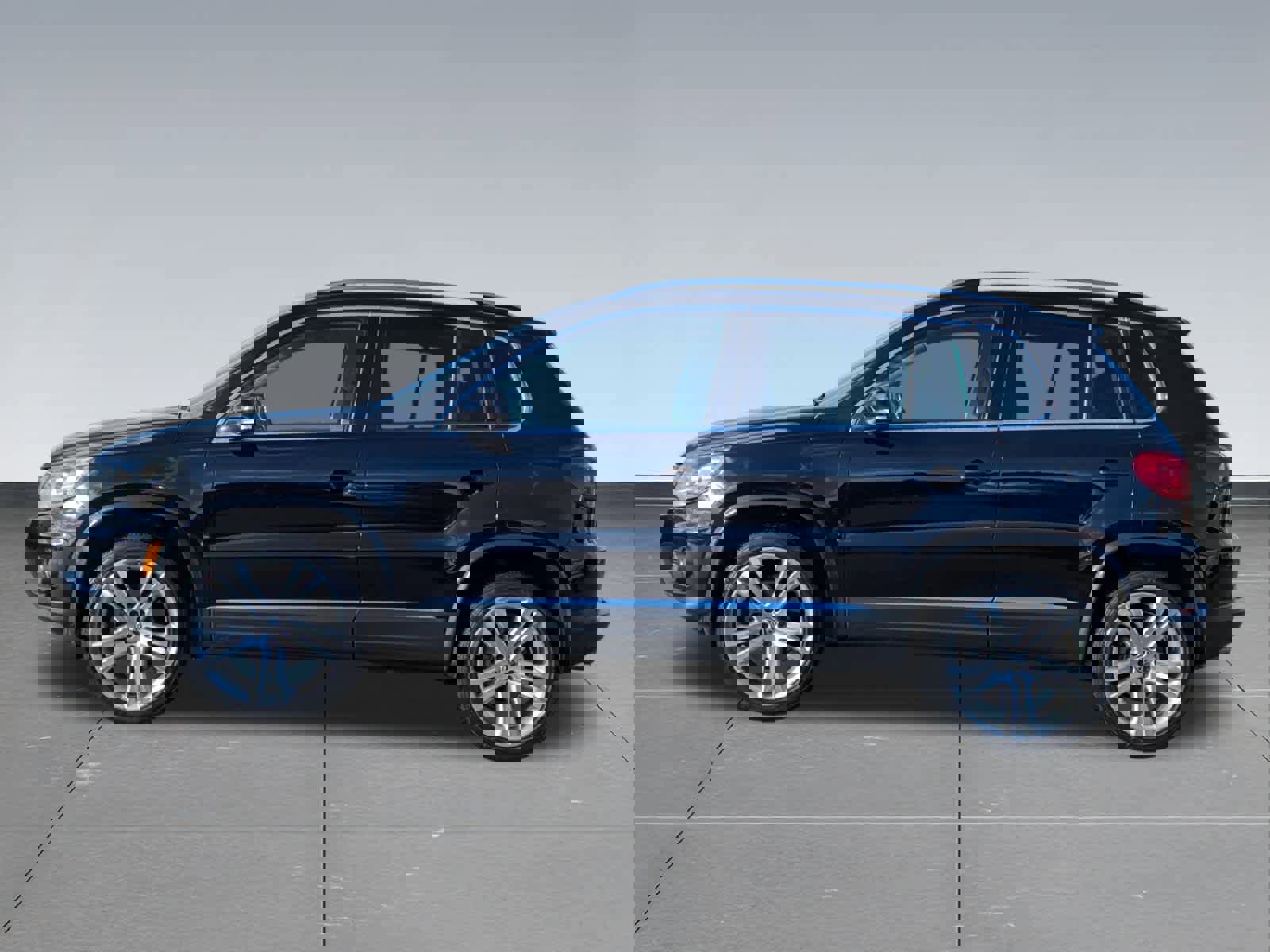 Used 2016 Volkswagen Tiguan SEL image 3