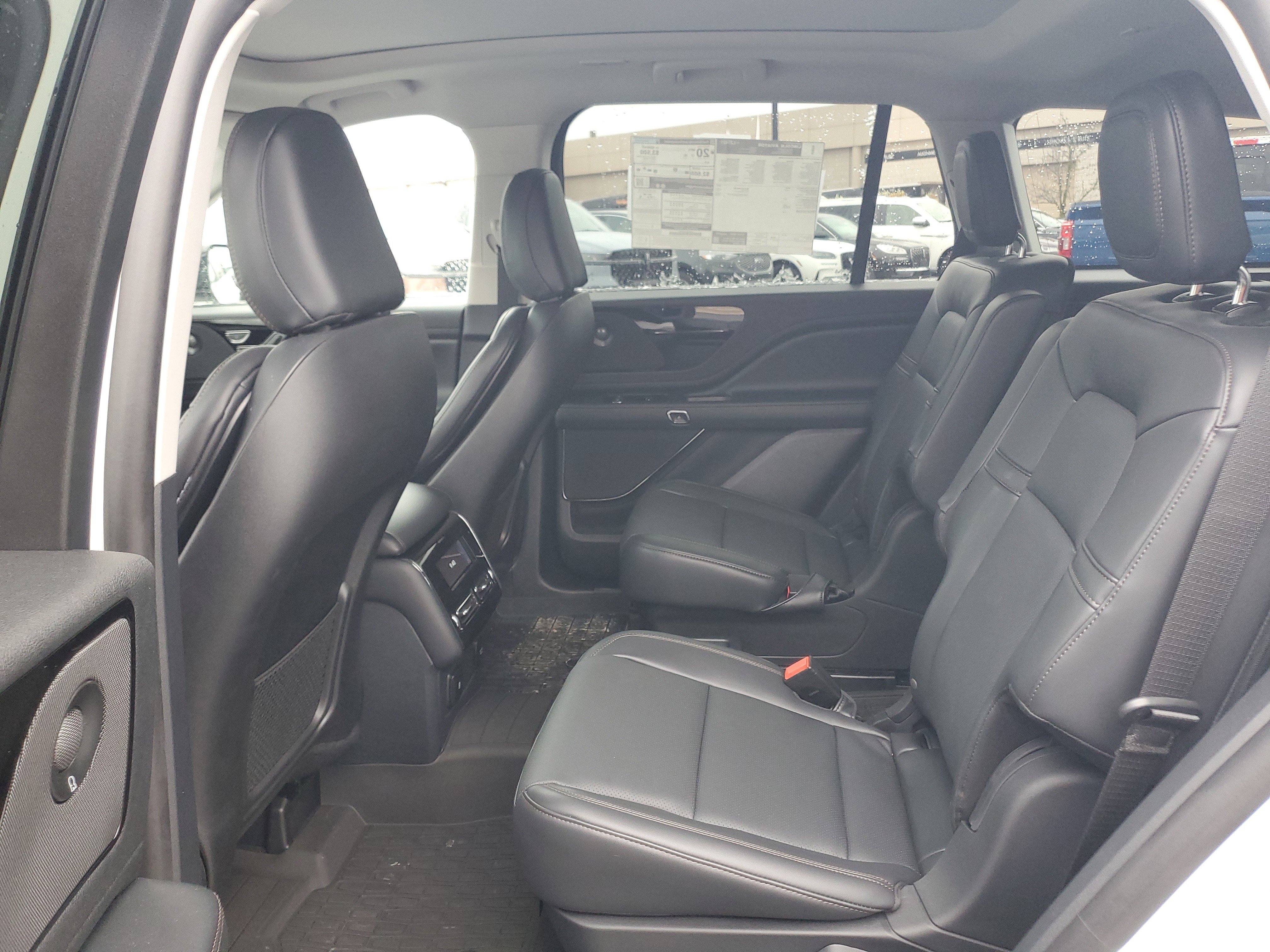 New 2025 Lincoln Aviator AWD w/ Equipment Group 101A image 23