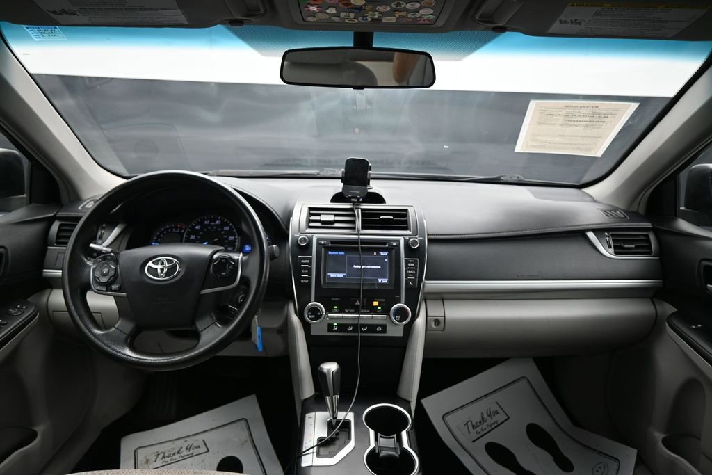 Used 2014 Toyota Camry LE FWD image 12