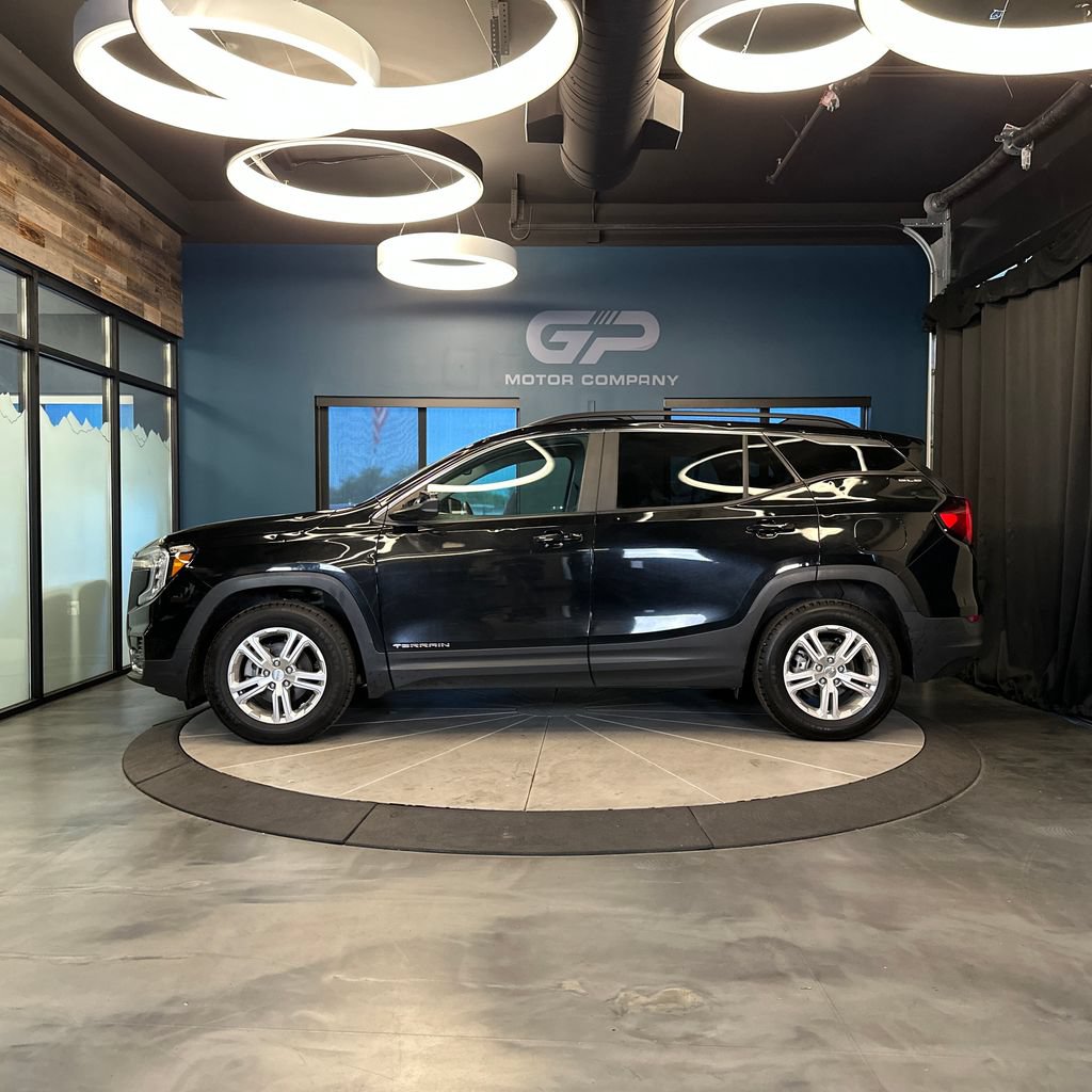 Used 2022 GMC Terrain SLE w/ Driver Convenience Package AWD/4WD image 6