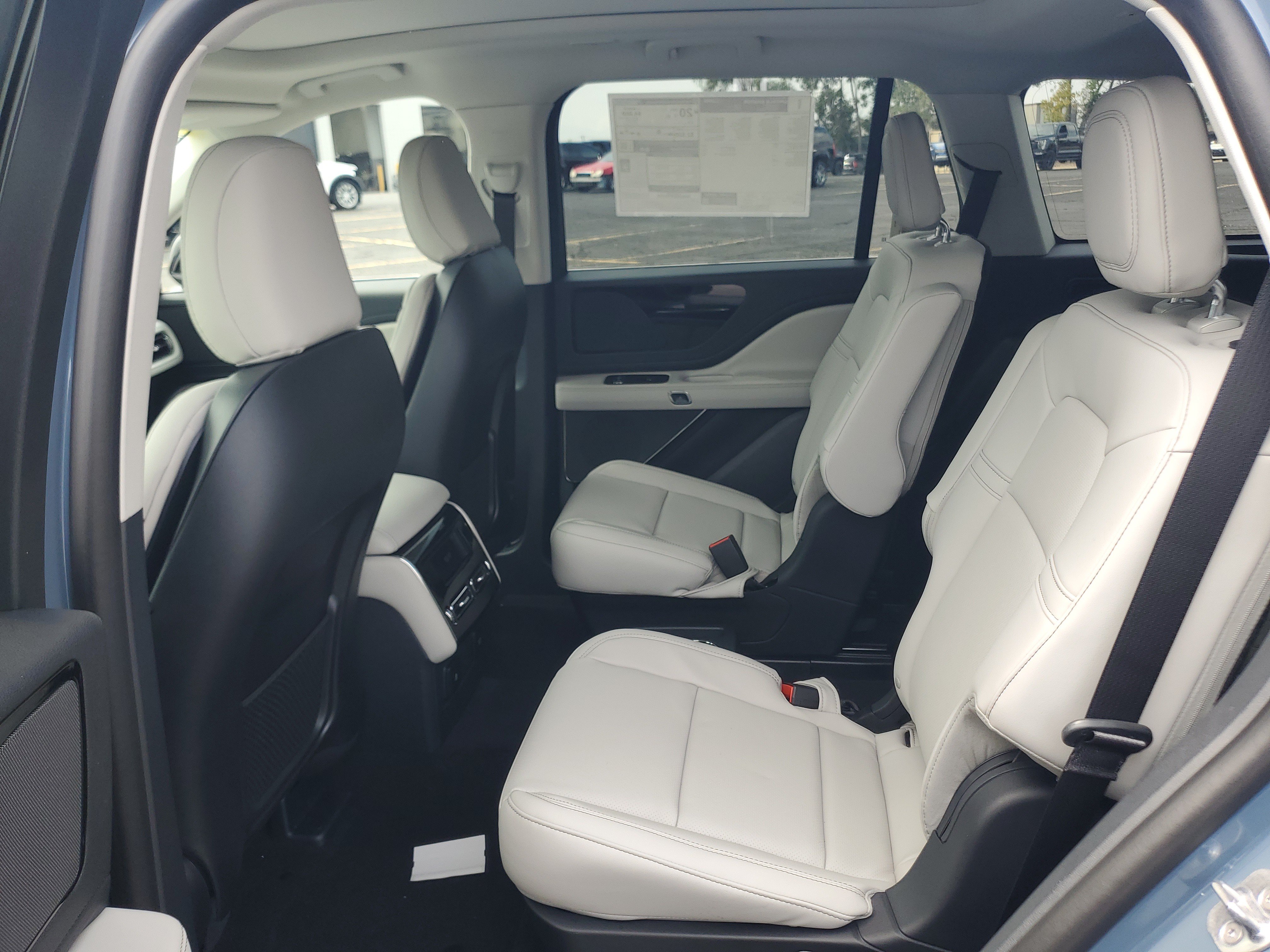 New 2026 Lincoln Aviator AWD image 23