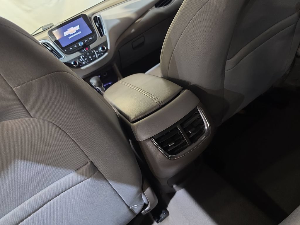 Used 2021 Chevrolet Malibu LT FWD image 21