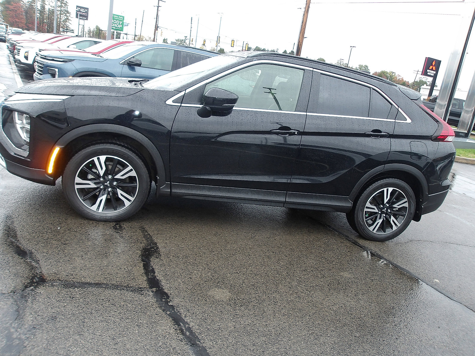 Used 2023 Mitsubishi Eclipse Cross AWD image 4
