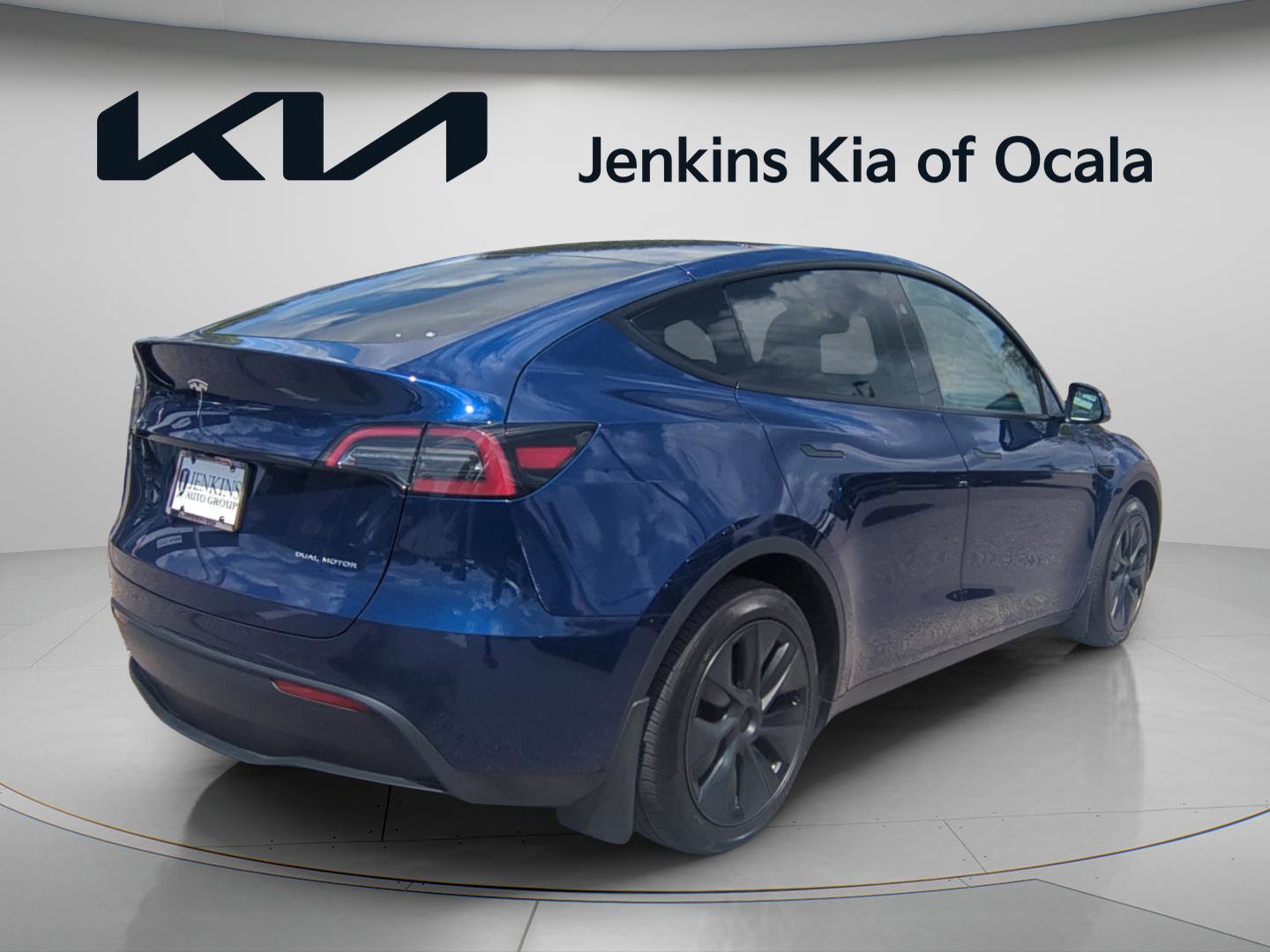 Used 2024 Tesla Model Y Long Range image 3