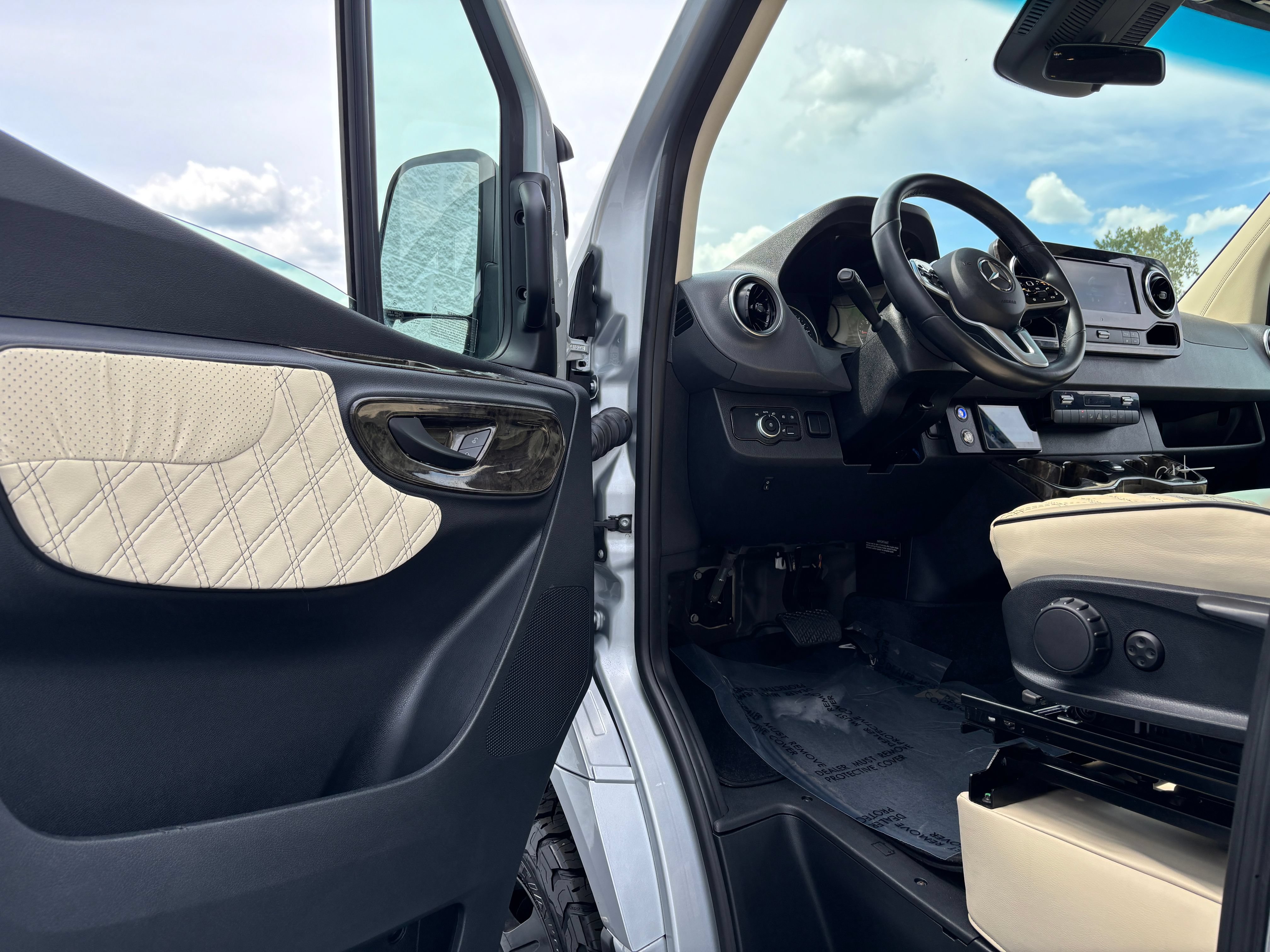 Used 2020 Mercedes-Benz Sprinter 3500 image 18