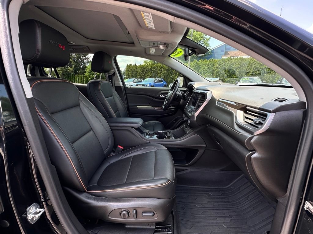 Used 2022 GMC Acadia AT4 w/ Technology Package AWD/4WD image 12