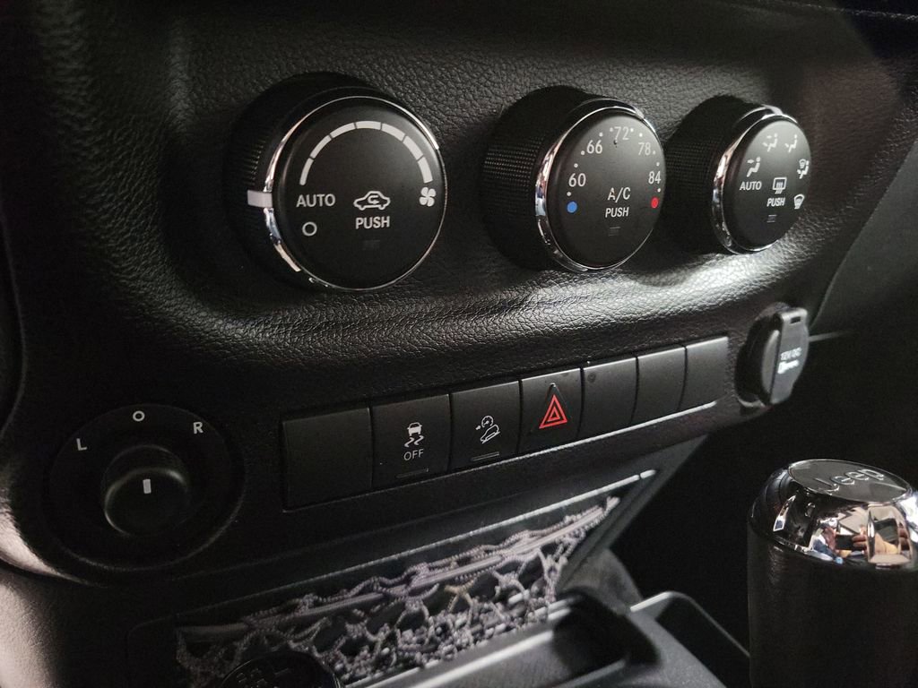 Used 2018 Jeep Wrangler Unlimited Sport image 18