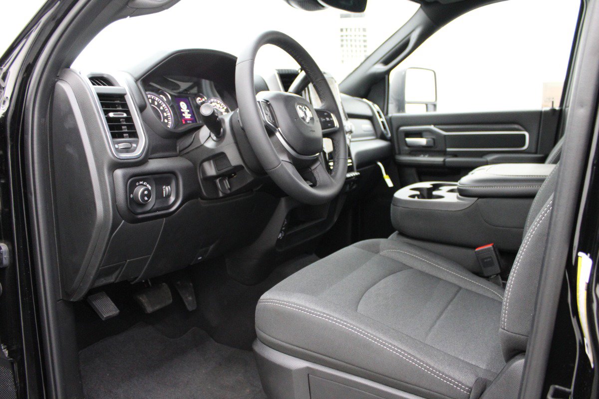 Used 2025 RAM 2500 Big Horn image 7