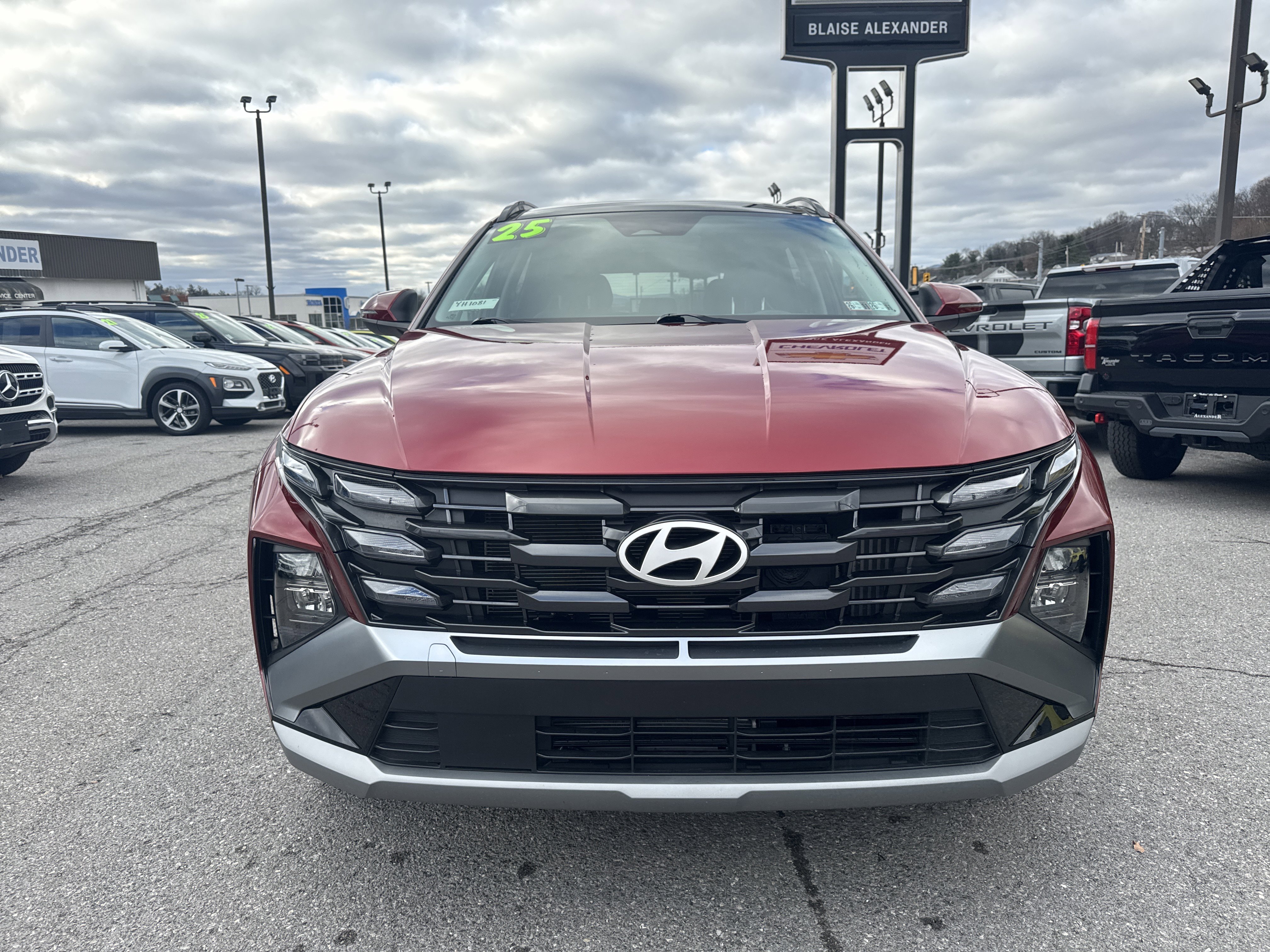 Certified 2025 Hyundai Tucson SEL image 9