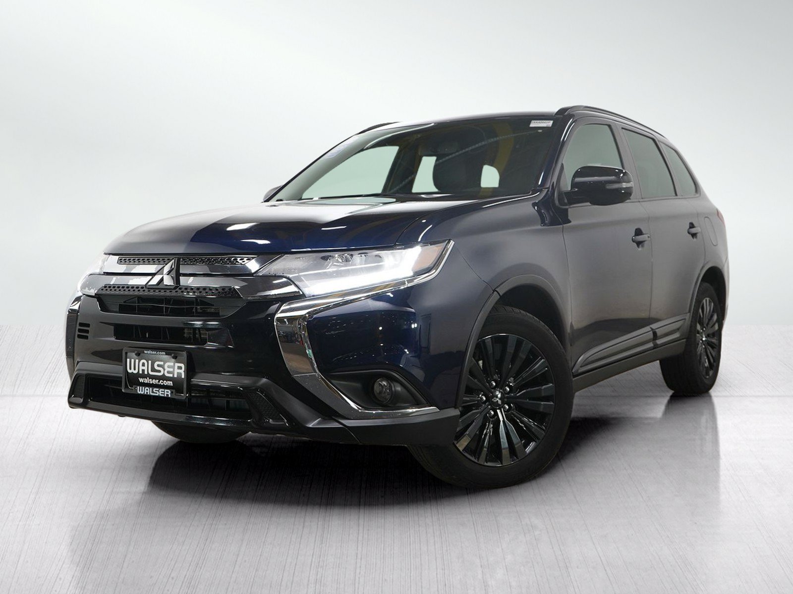 Used 2020 Mitsubishi Outlander LE AWD/4WD image 1