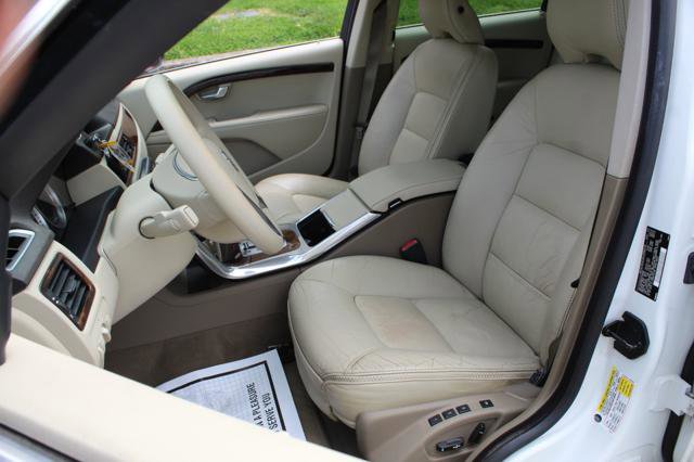 Used 2012 Volvo XC70 3.2 image 12