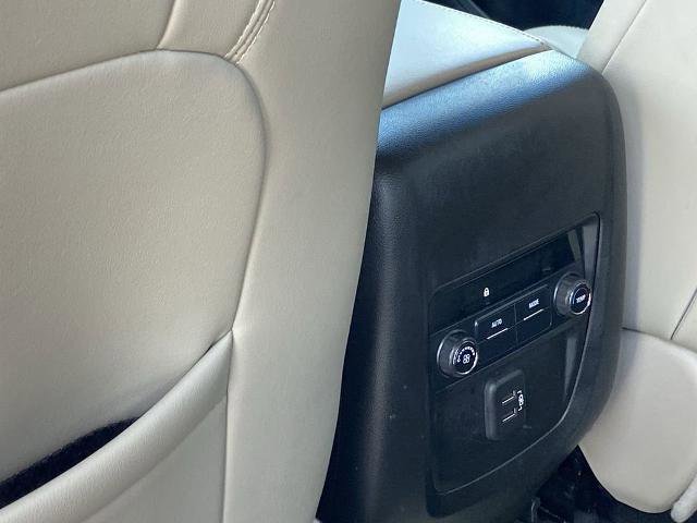 Used 2021 Buick Enclave Essence image 16
