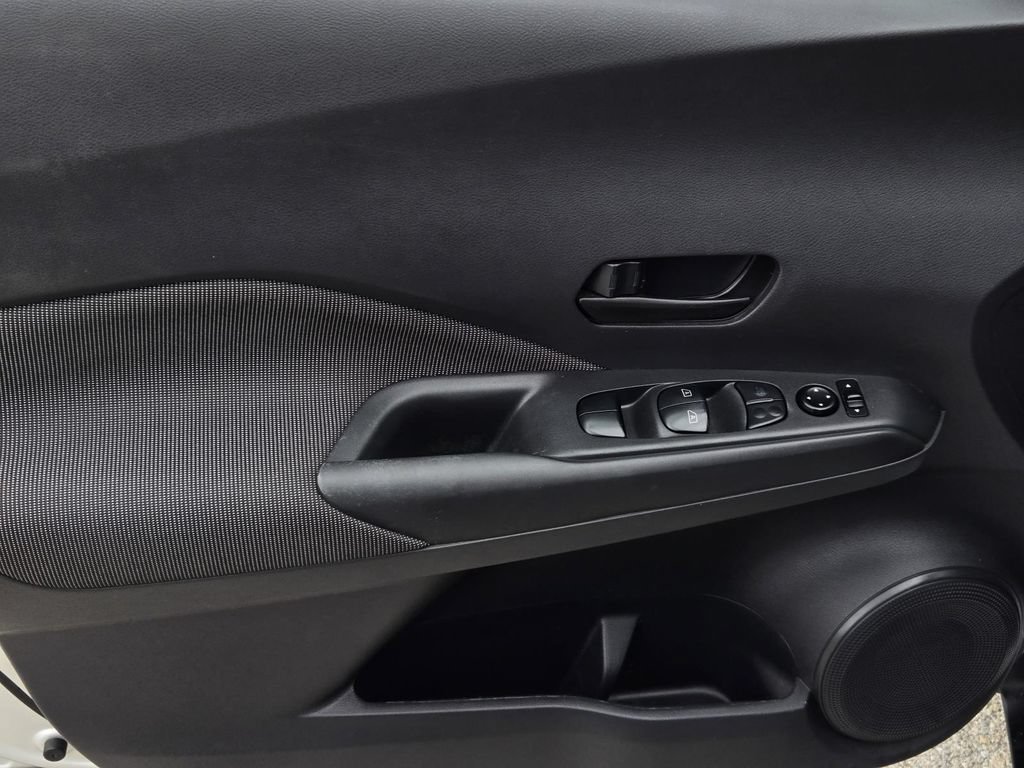 Used 2019 Nissan Kicks S FWD image 16