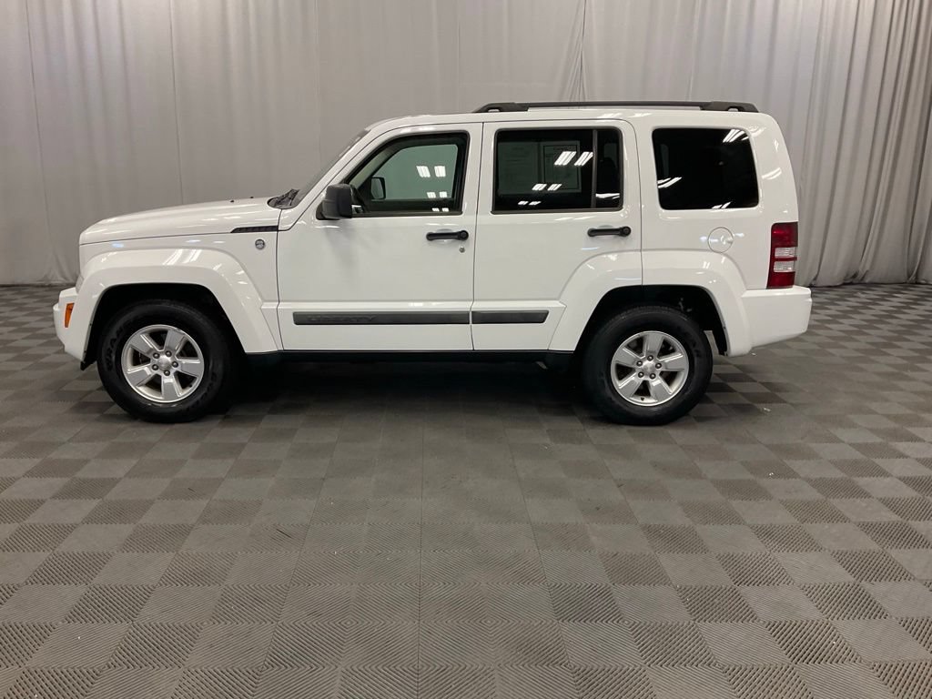 Used 2012 Jeep Liberty Sport w/ Popular Equipment Group AWD/4WD image 15