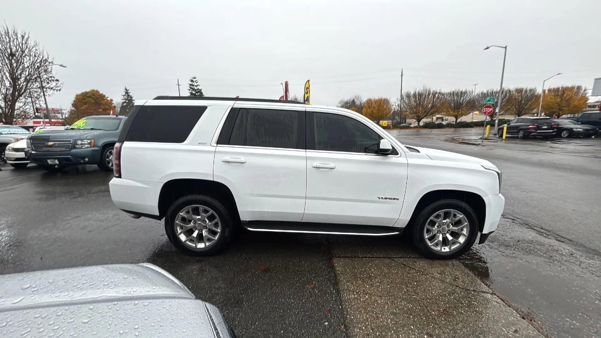 Used 2017 GMC Yukon SLT w/ Open Road Package image 5