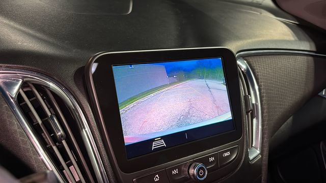 Used 2019 Chevrolet Malibu LT image 17