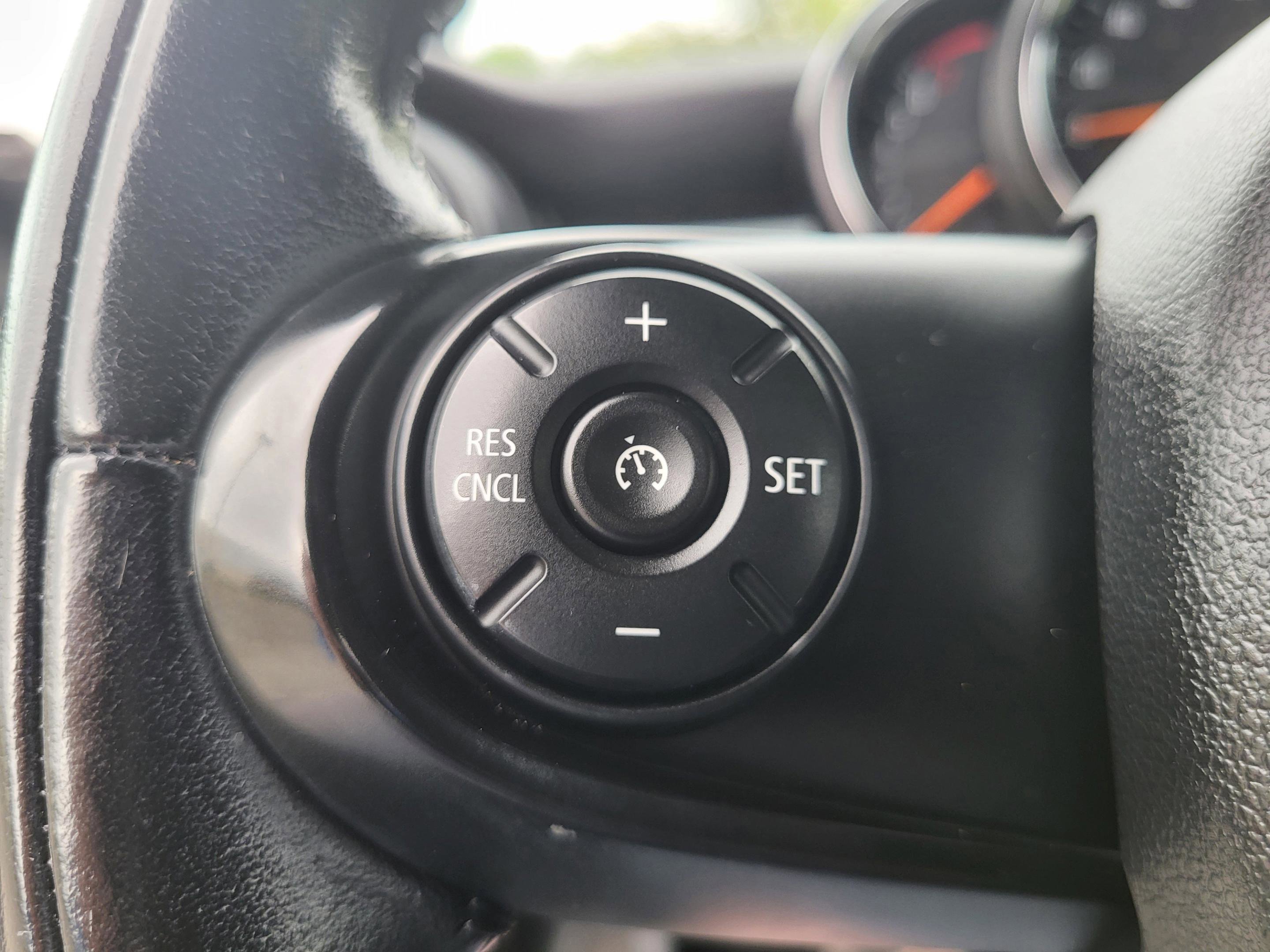 Used 2019 MINI Cooper Convertible w/ Premium Package image 79