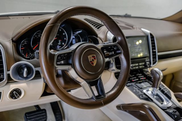 Used 2017 Porsche Cayenne AWD/4WD image 23