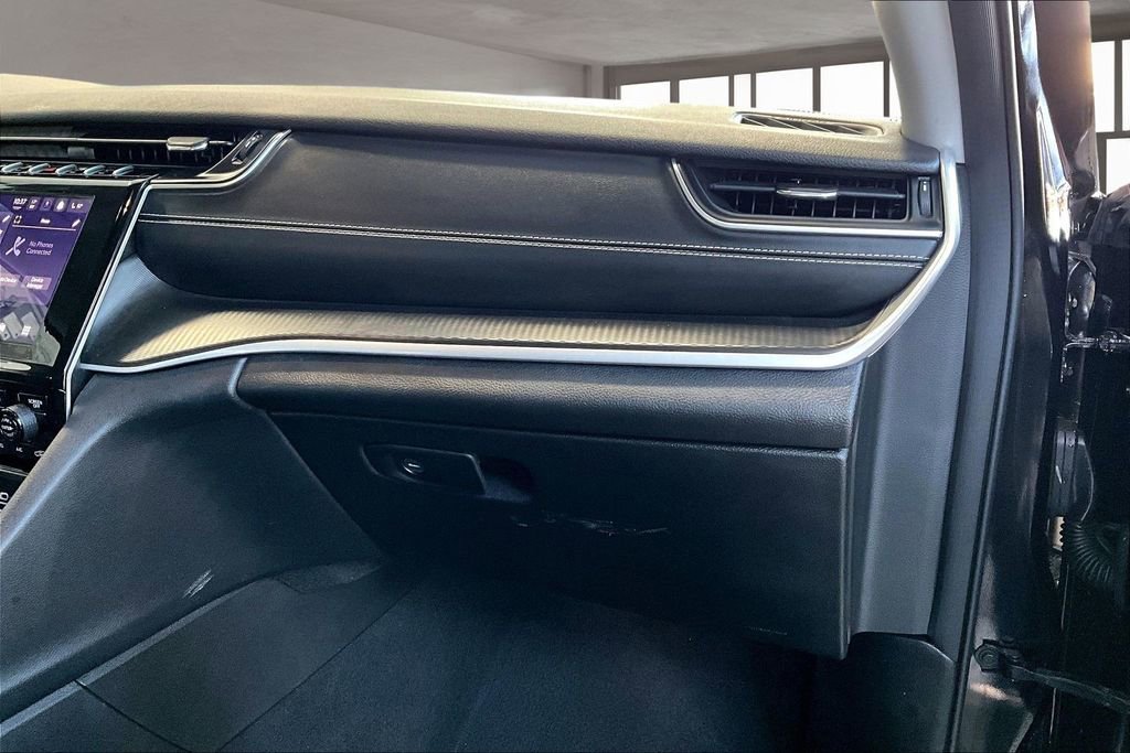 Used 2023 Jeep Grand Cherokee Laredo w/ Luxury Tech Group I image 18